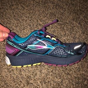 BROOKS running shoes! Fit TTS